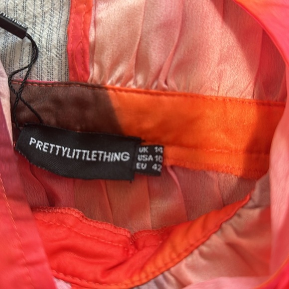 Pink Wave Print Pleated Shoulder Pad Plunge Romper - Picture 4 of 6